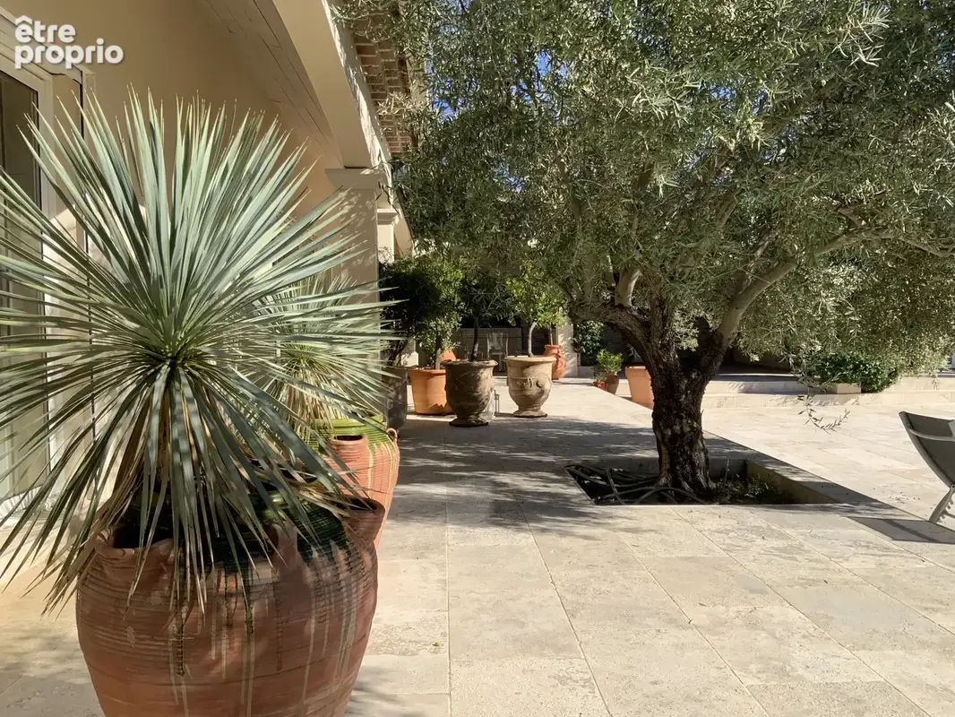 Propriété de plain pied, terrain arboré avec piscine à quelques minutes d'Uzès. - photo 26
