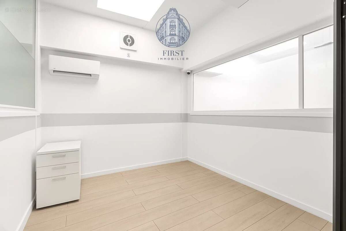 Commerce à PARIS-16E