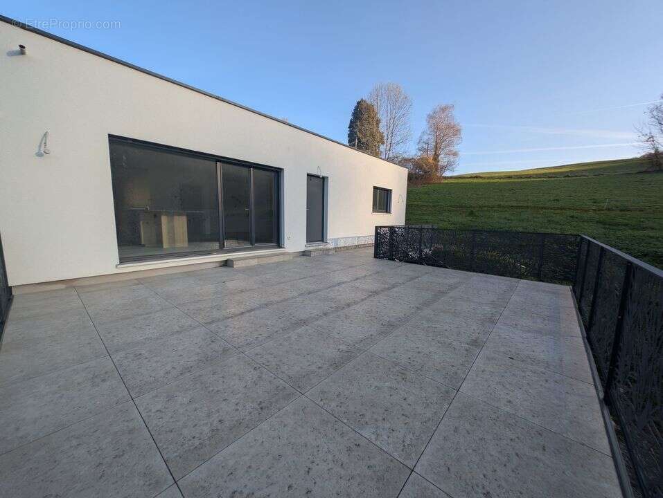 Maison à CHATEAUNEUF
