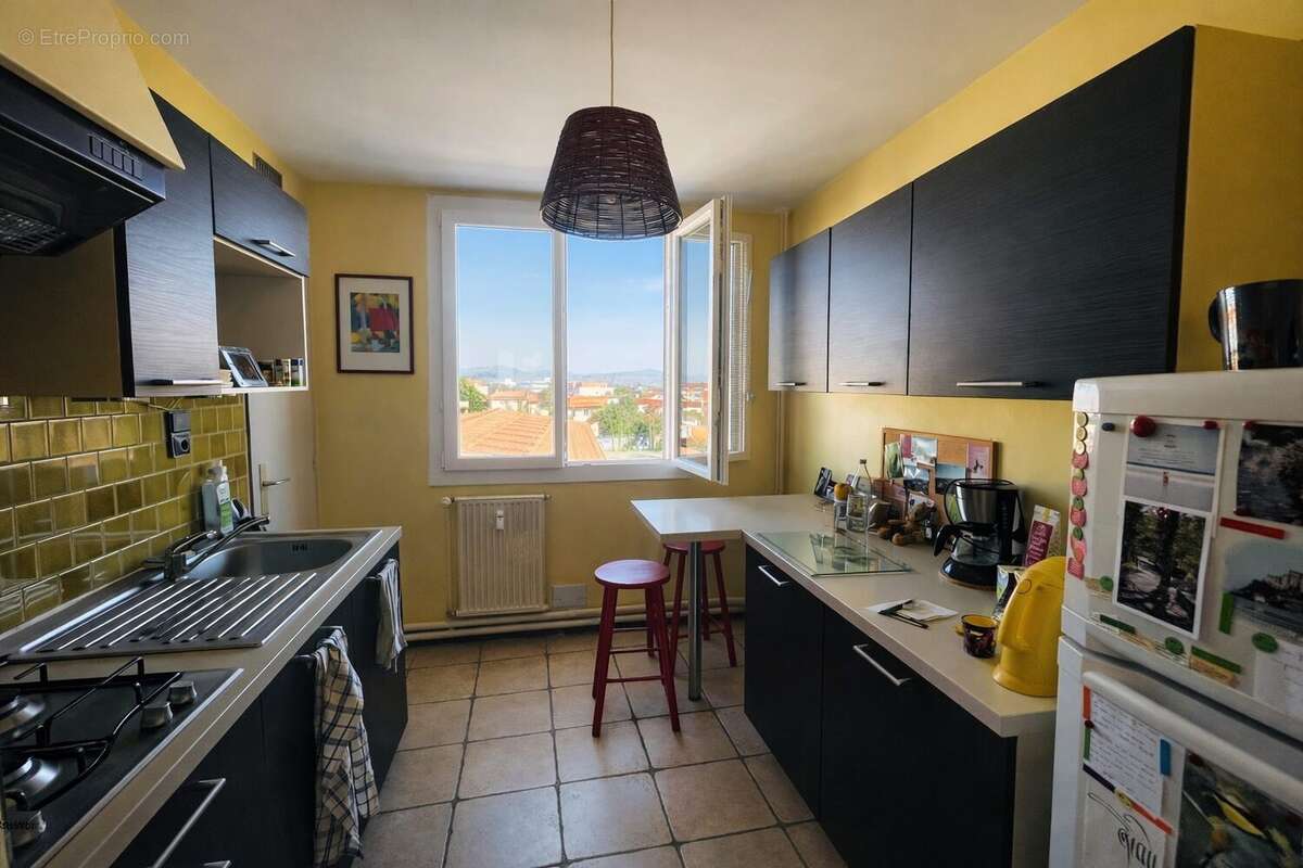 Appartement 70 m² à Romans-Sur-Isere  - photo 5