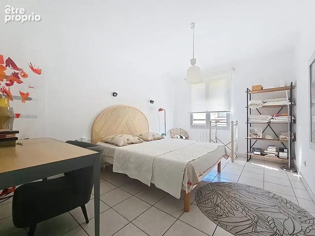 Villeneuve-lès-Avignon. Appartement 3 pièces de 102 m² avec ascenseur et parking - photo 7
