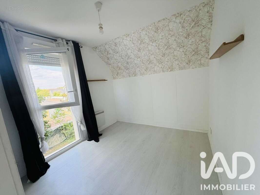 Maison 128 m² à Monnaie  - photo 9