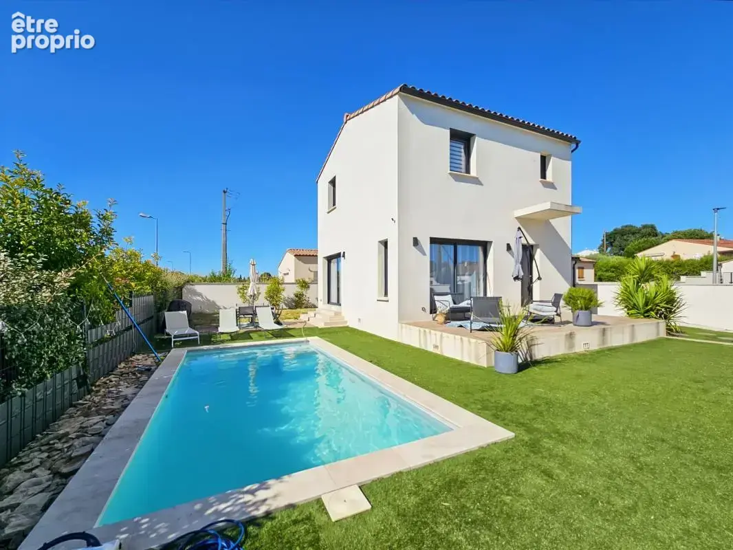 À Vendre à Blauzac - Maison 80 m² T4 avec piscine - photo 12
