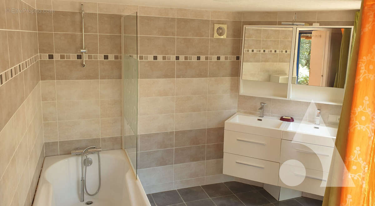 Maison à LES EYZIES-DE-TAYAC-SIREUIL