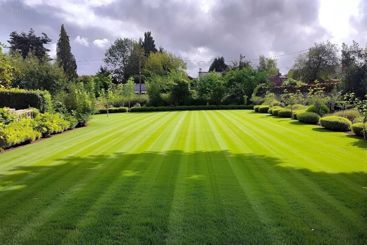 Terrain à MEREVILLE