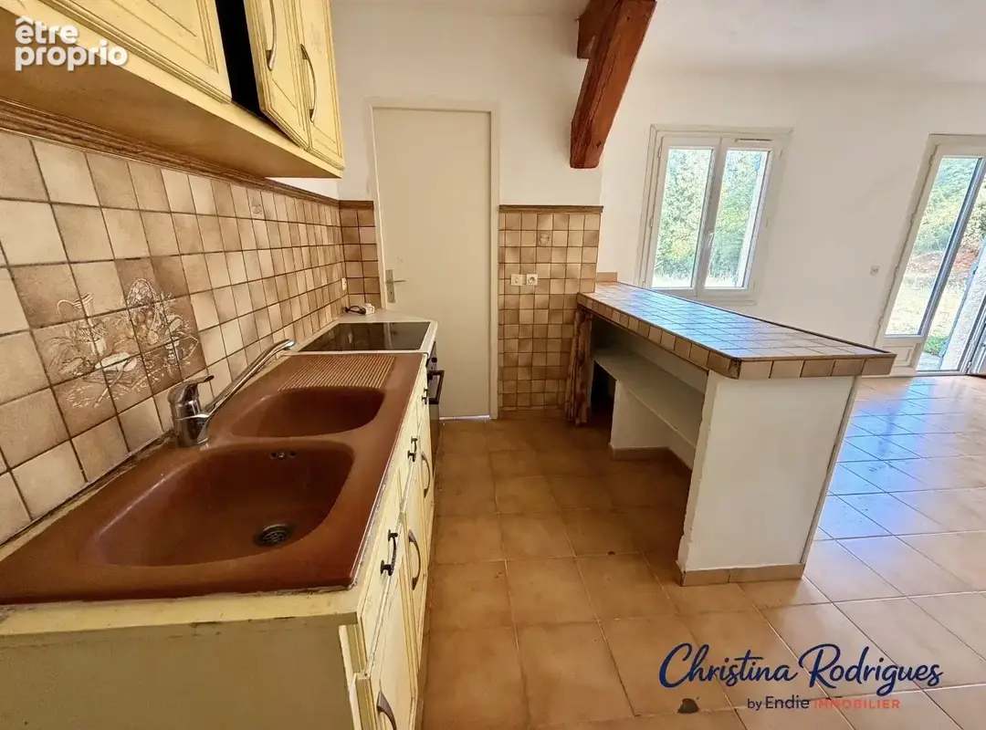 Lorgues villa t7 piscine garage cave - photo 16