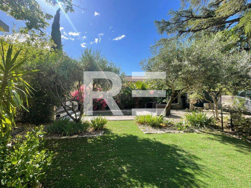 NÎMES – MONTAURY  Maison de charme avec jardin arboré - photo 3