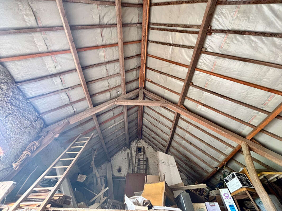 Maison à DURDAT-LAREQUILLE