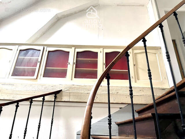 Immeuble avec appartement duplex renove sur local commercia - photo 5
