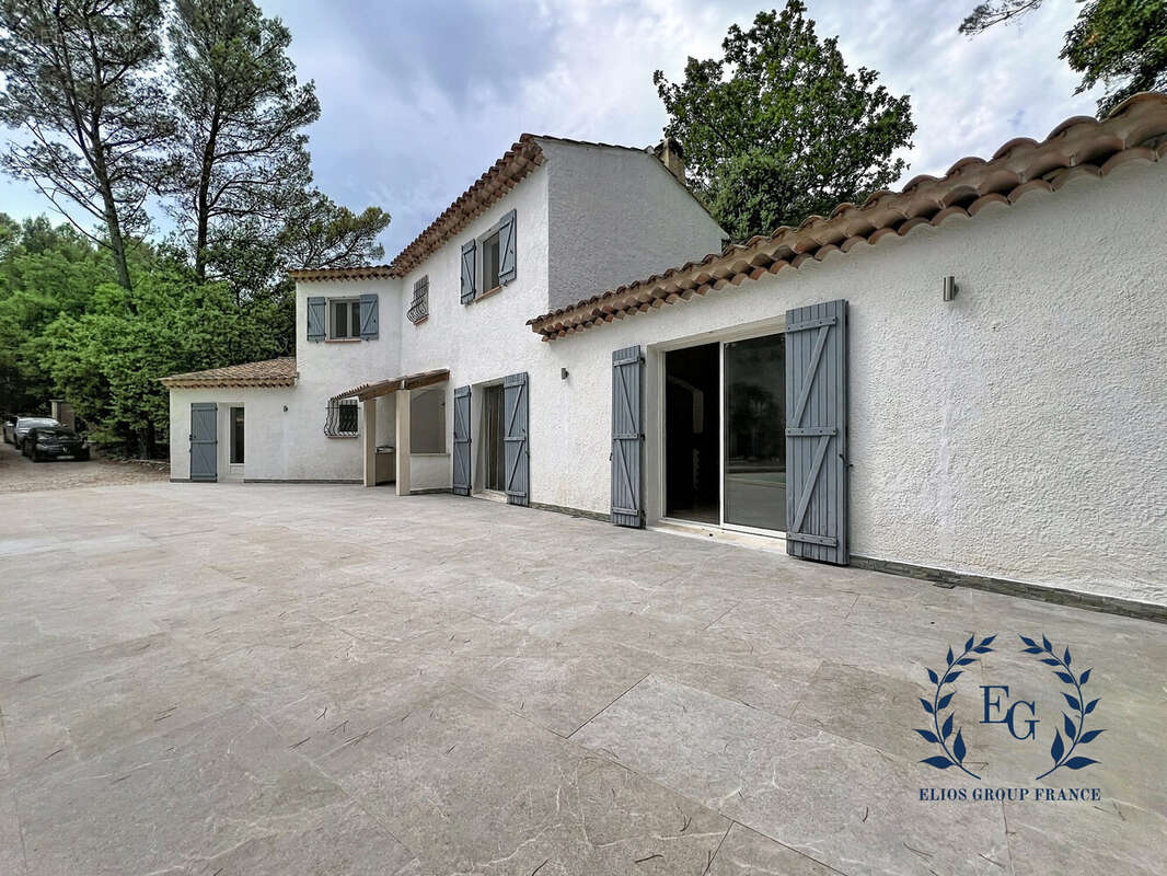 Maison 167 m² à Besse-Sur-Issole  - photo 2