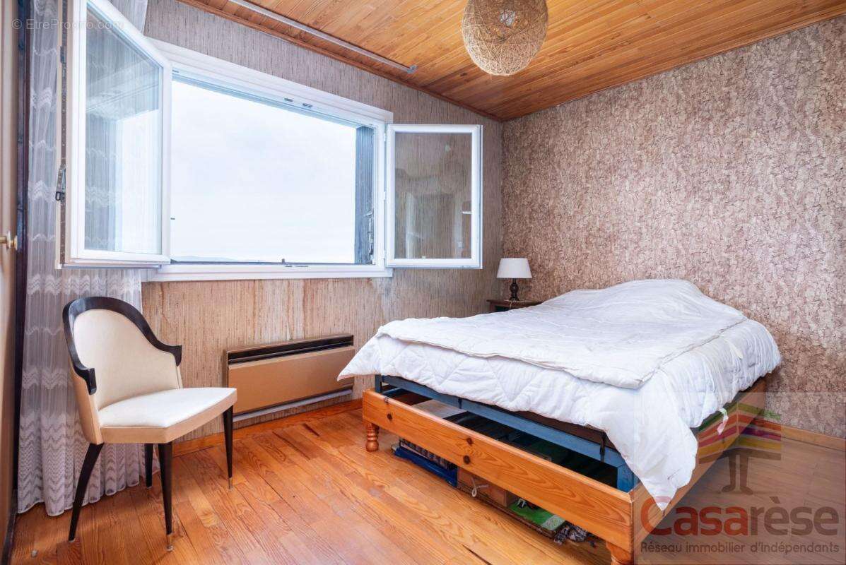 Maison 138 m² à Communay  - photo 11
