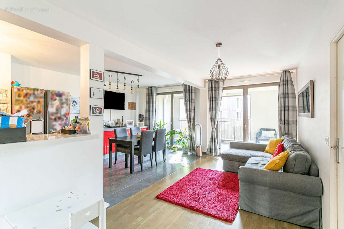 Appartement à NANTERRE