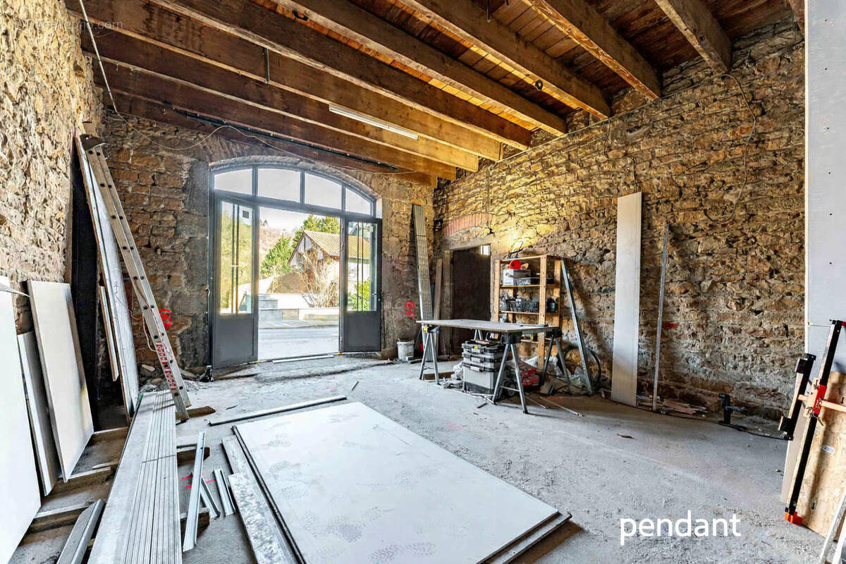 Appartement à POLEYMIEUX-AU-MONT-D'OR