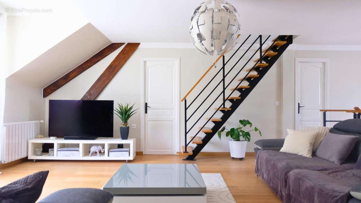 Maison à SAVIGNY-LE-TEMPLE