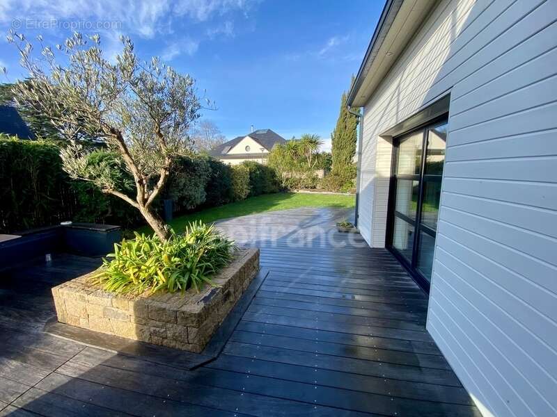 Maison à LARMOR-BADEN