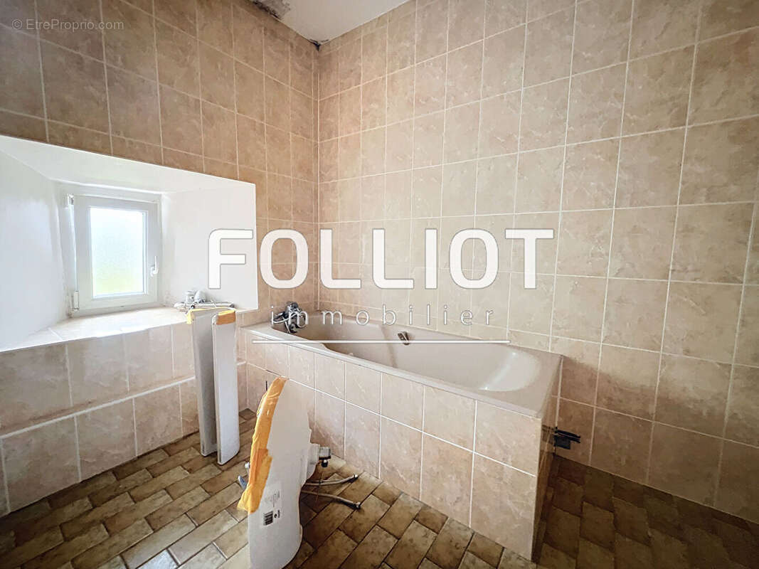 Maison à CERISY-LA-SALLE