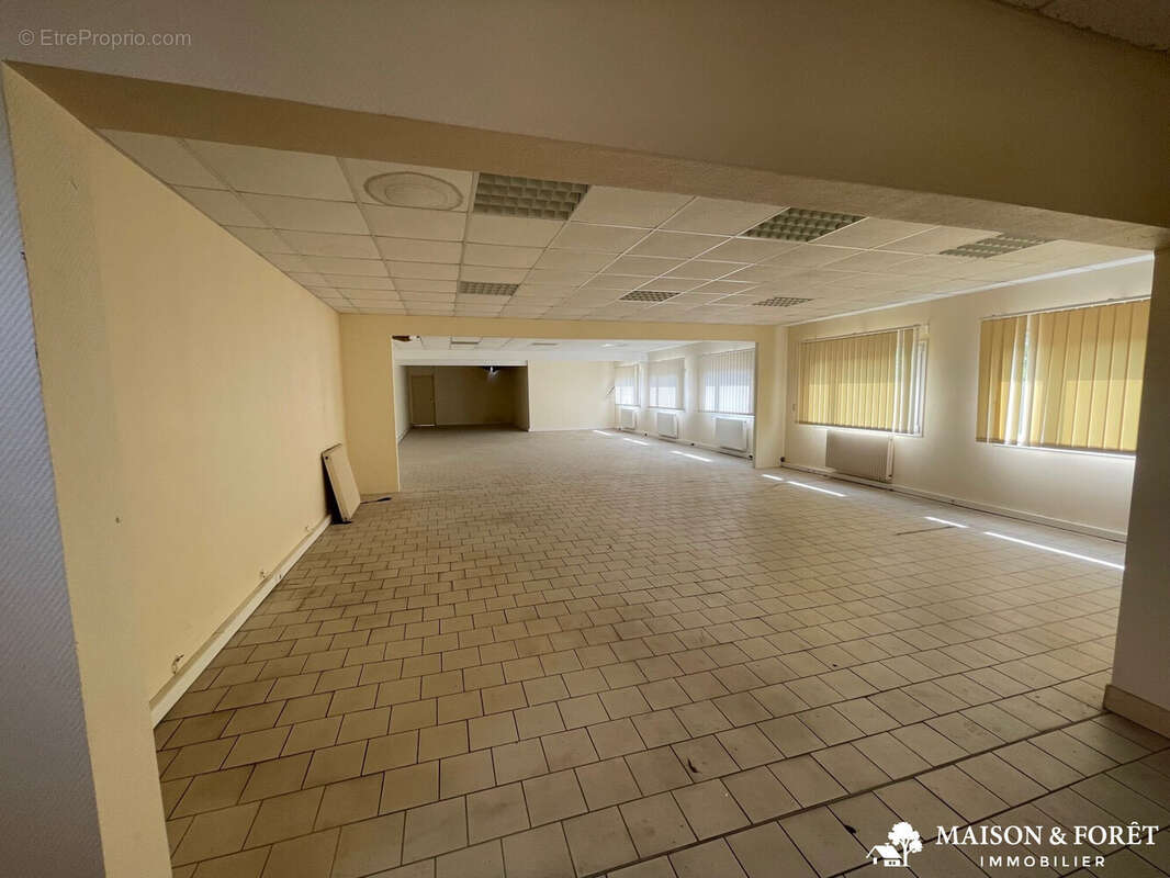 Commerce à CHAMPOULET