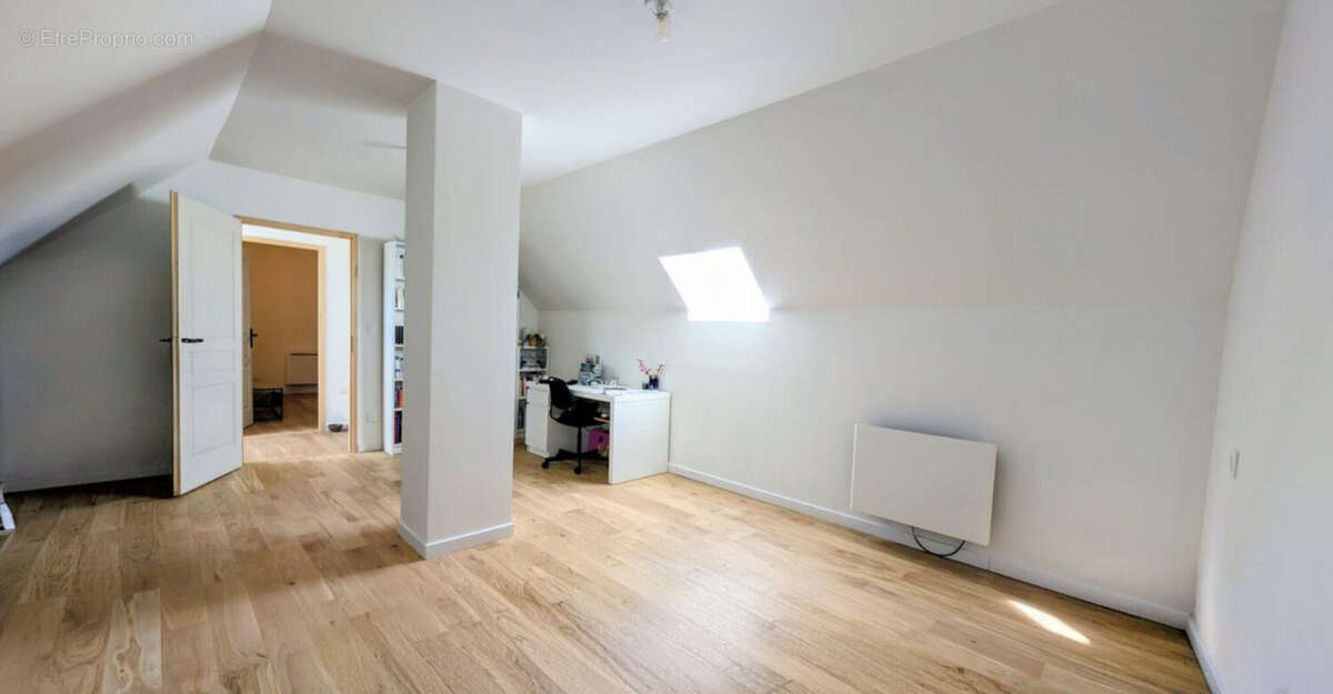 Maison 93 m² à Blere  - photo 9