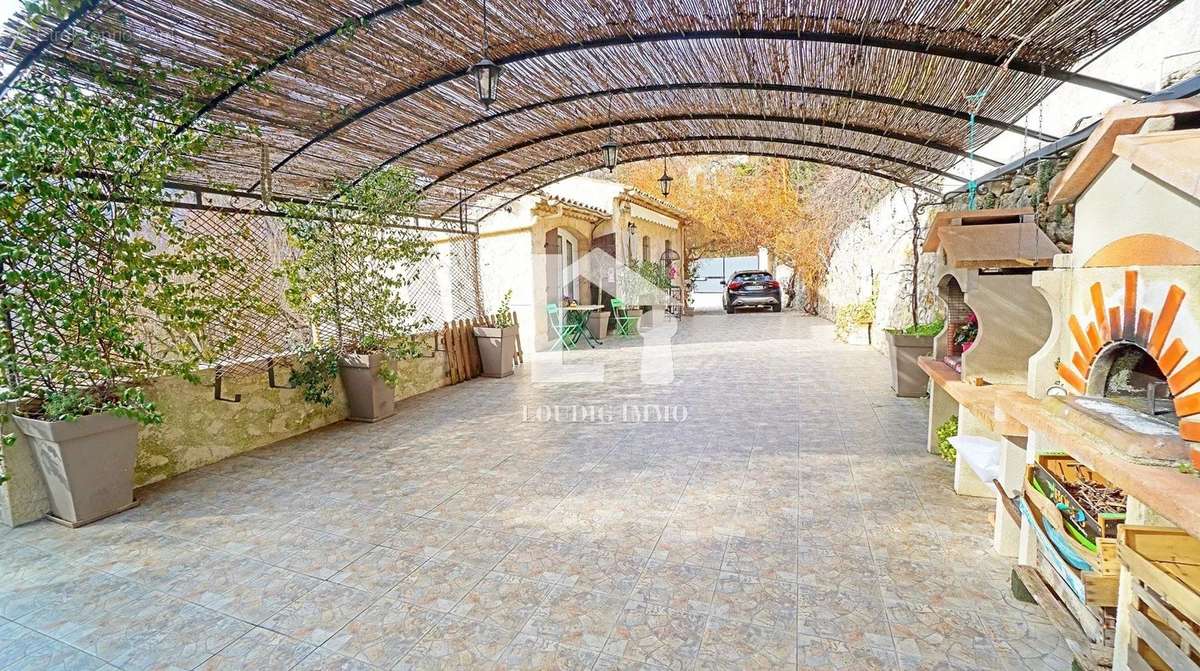 Maison à GREOLIERES