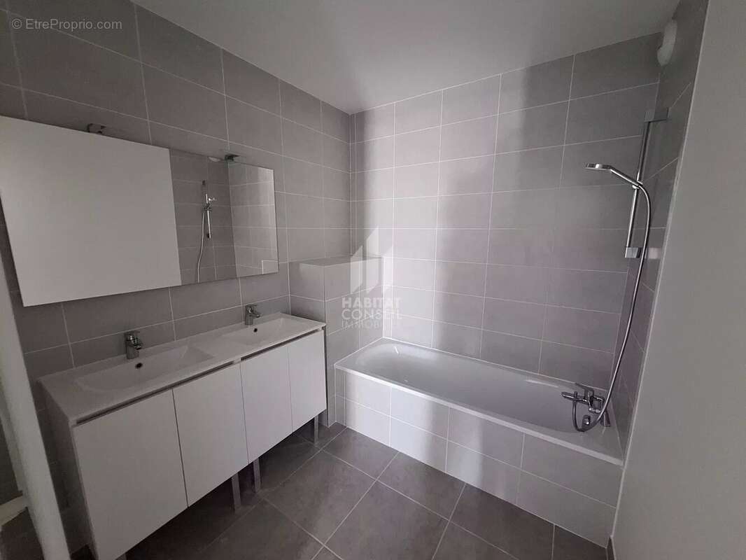 Appartement à MOIRANS