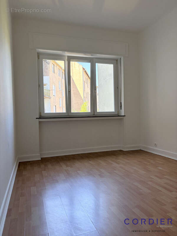 Appartement 80 m² à Thionville  - photo 6