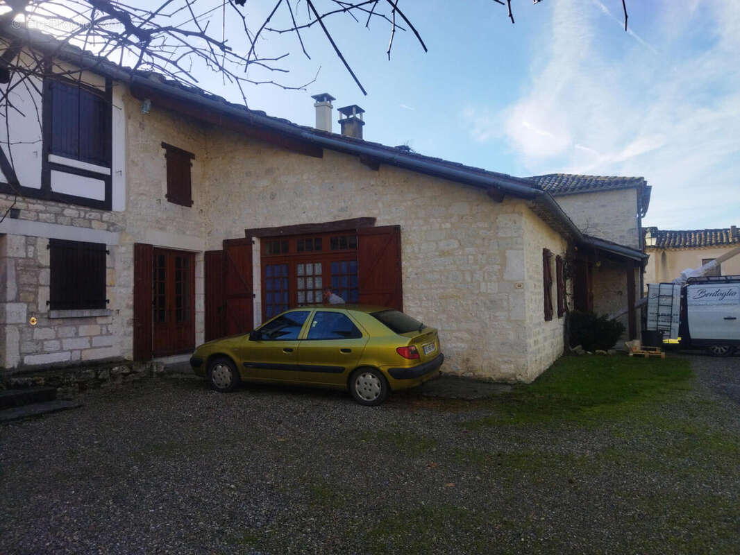 facade - Maison à ARCAMBAL