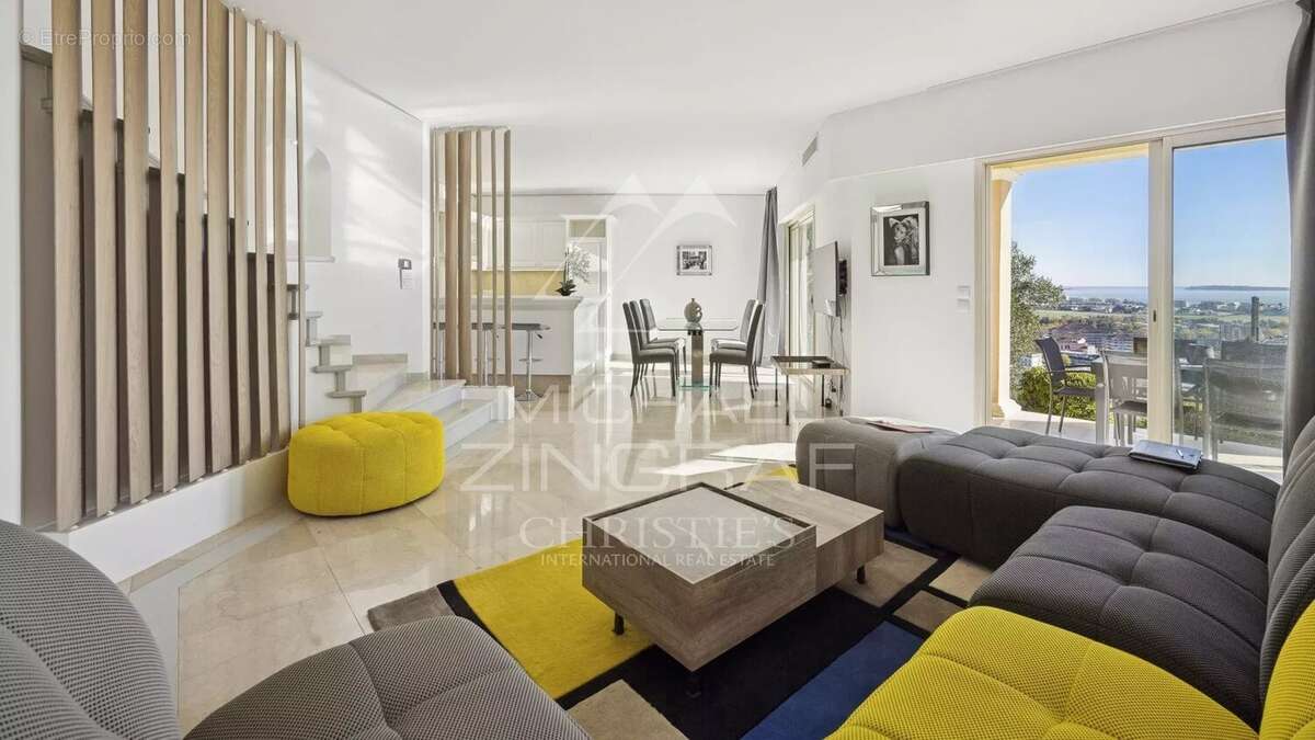 Maison à MANDELIEU-LA-NAPOULE