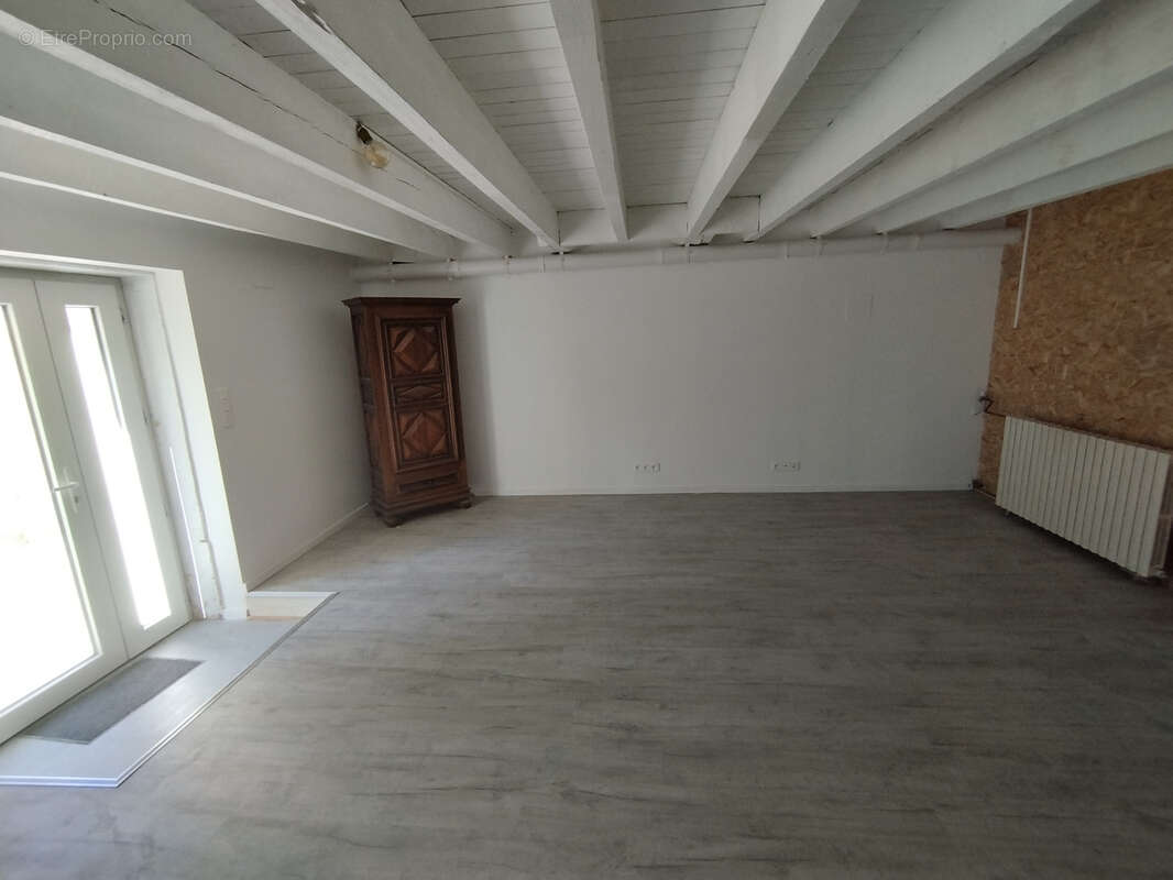 Maison à RUELLE-SUR-TOUVRE