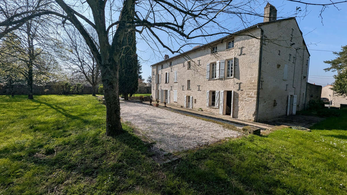 Maison à SAINT-GELAIS