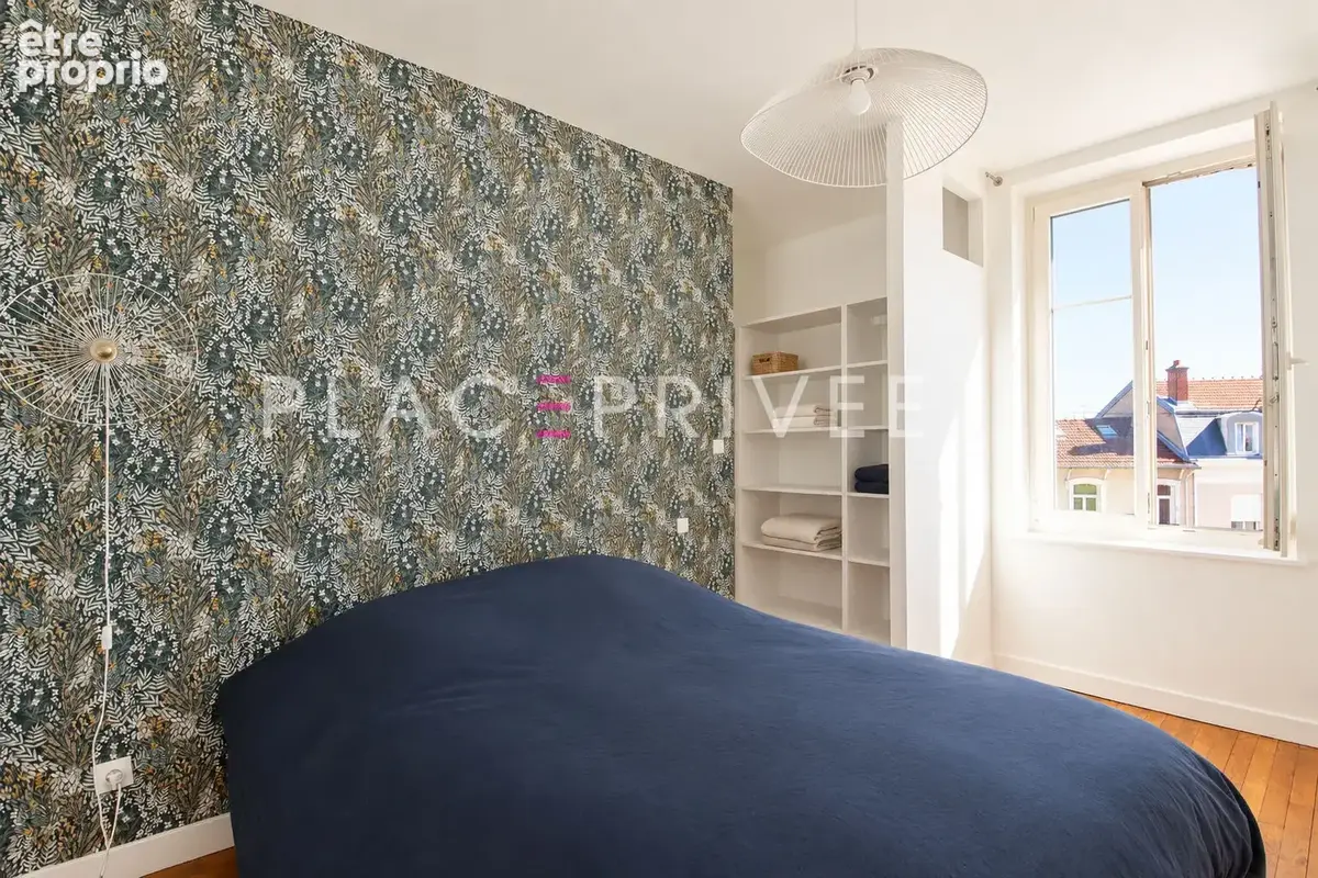 Maison avec jardin et stationnement - photo 11