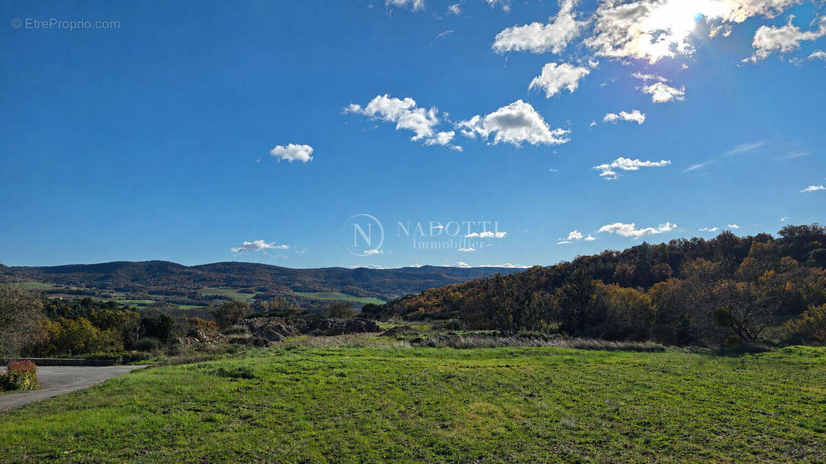 Photo Terrain à Reillanne au prix de 90 000€