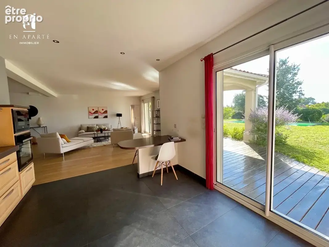 Chaponost -  maison de 200 m2 sur un  terrain de 1500m2 avec vue et  piscine - photo 10