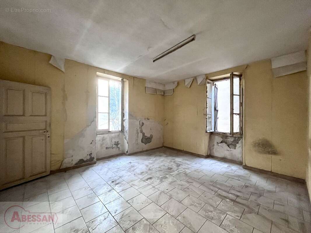 Appartement 40 m² à La Grand-Combe  - photo 2