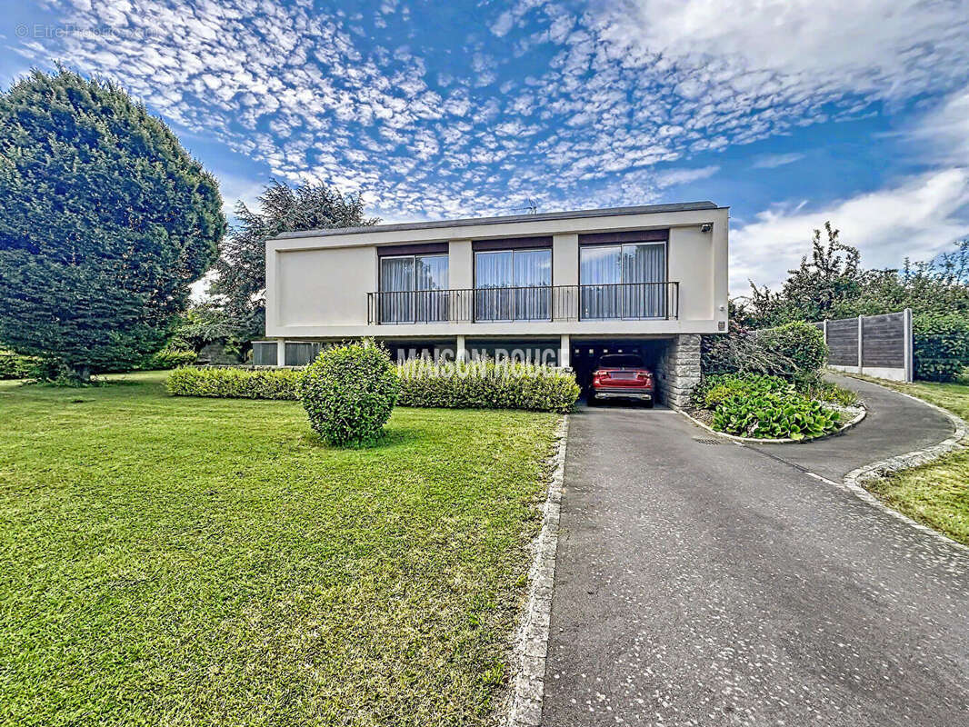 Maison à LE VIVIER-SUR-MER