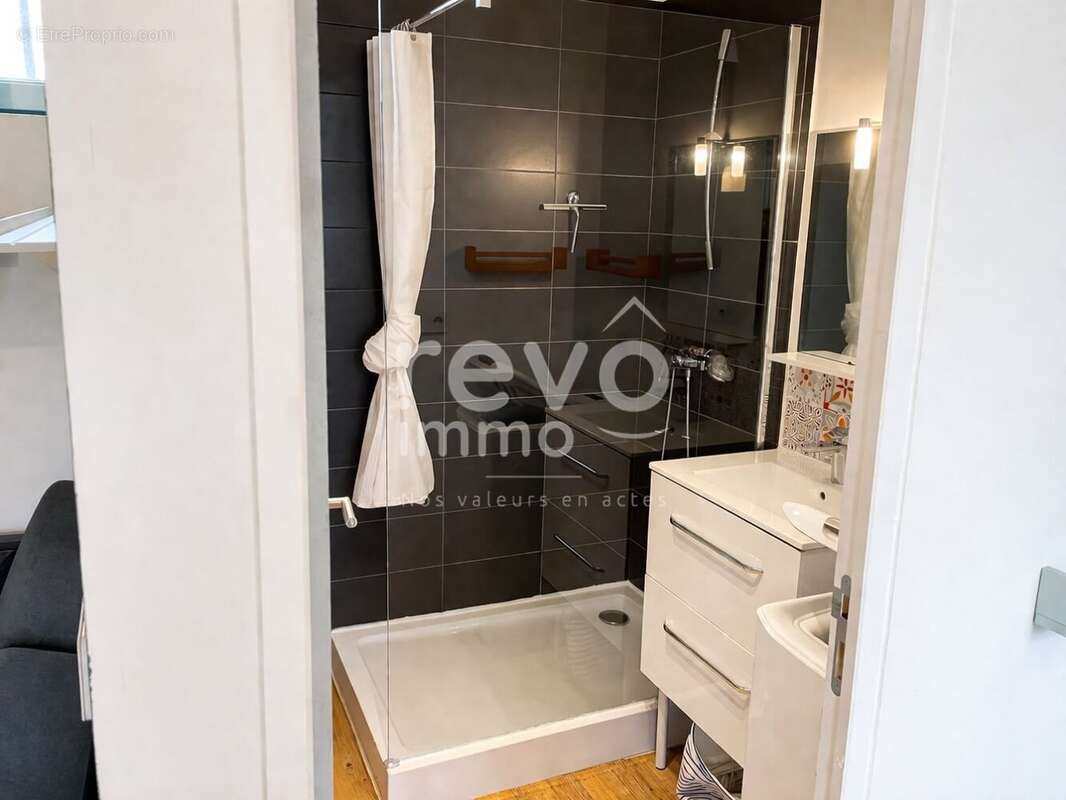 Angers centre ville, T2 meublé de 43 m²  Loué 950 /mois  Bail jusqu'en 2027  Rentabilité 5,3 % - photo 10