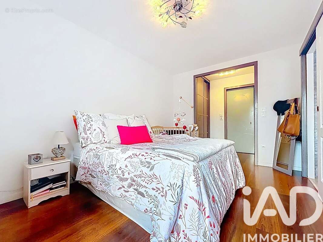 Photo 6 - Appartement à VERT-SAINT-DENIS