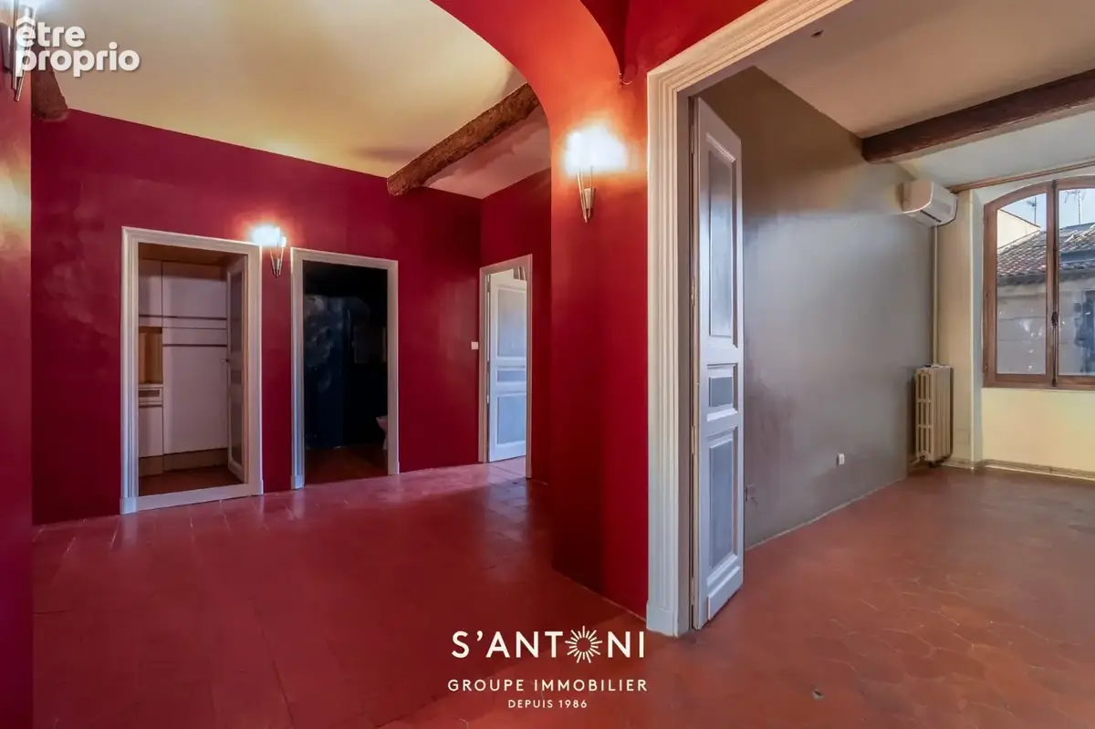BESSAN: Maison de caractère 325 m² avec cour, proche centre et commodités - photo 10