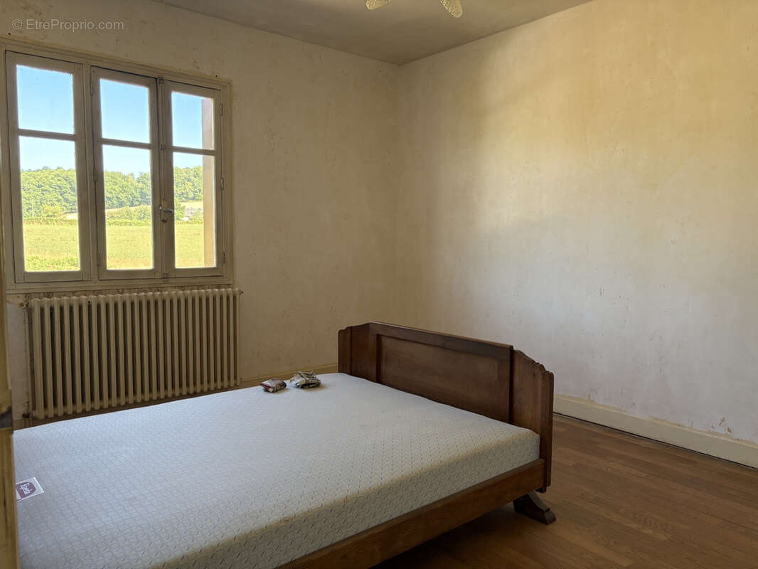 La Porcherie maison de campagne de 6 pièces à restaurer avec un petit jardin et vues - photo 10