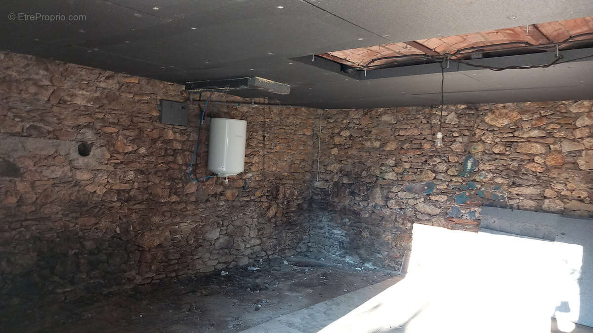 Maison à COLOMBIERES-SUR-ORB