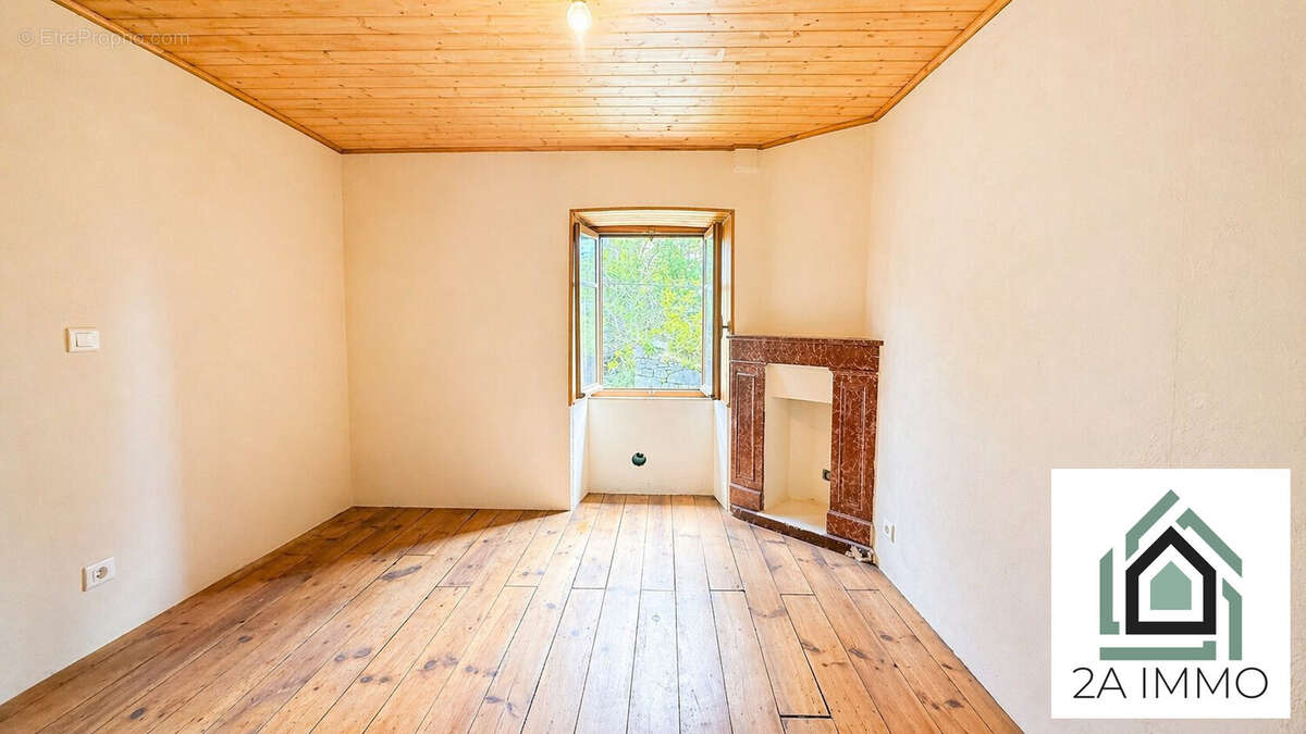 Maison à LA GOUTELLE