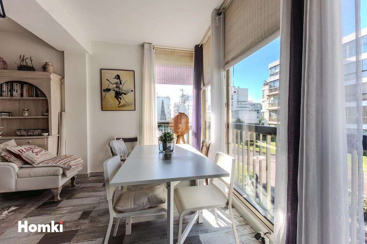 Appartement à MANDELIEU-LA-NAPOULE