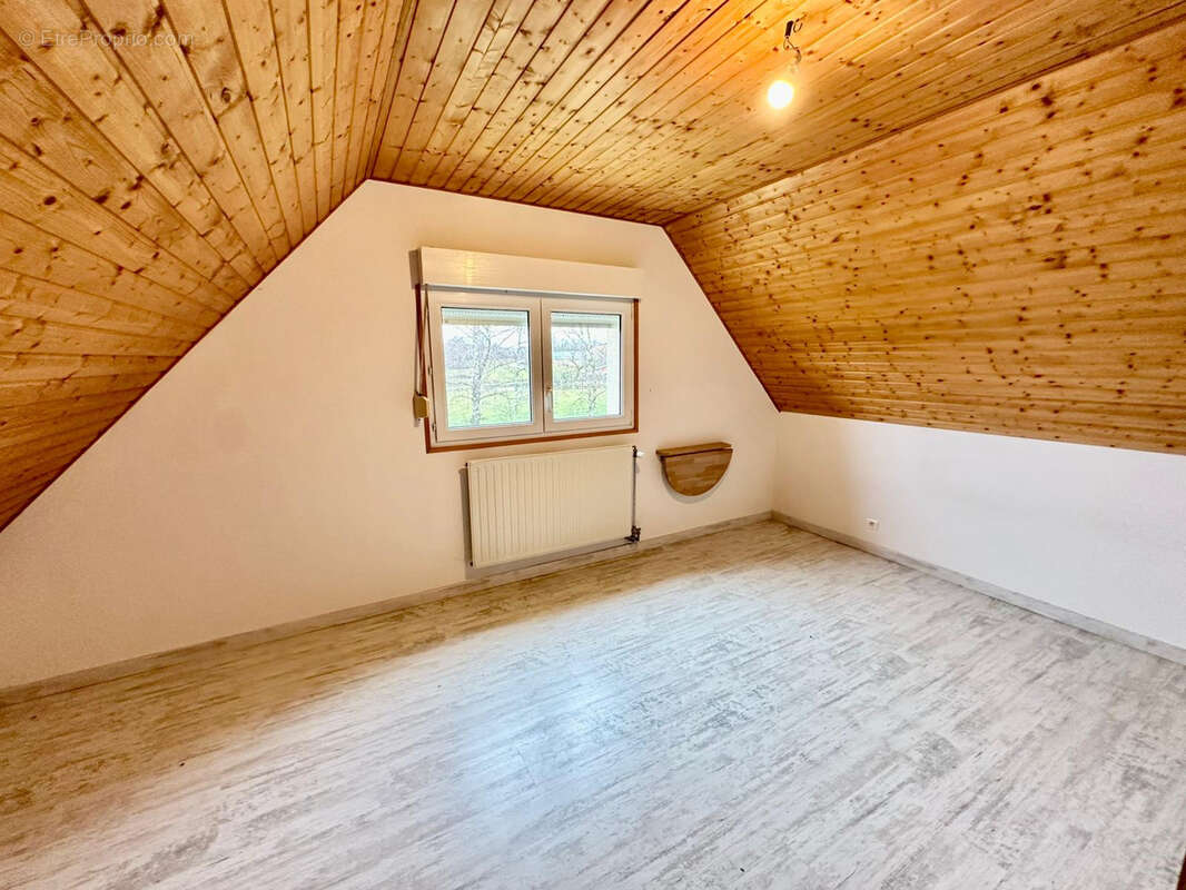 Maison à ESMOULIERES