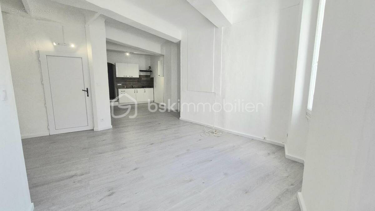Appartement à CUERS