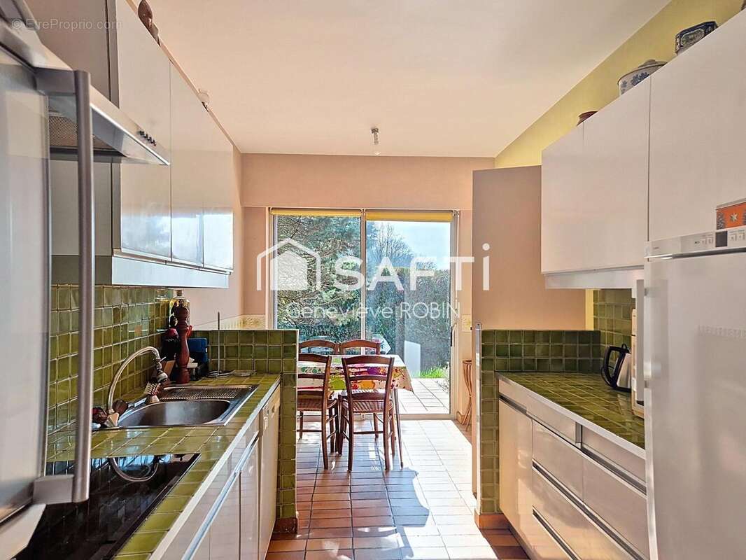 Maison 151 m² à Tassin-La-Demi-Lune  - photo 3
