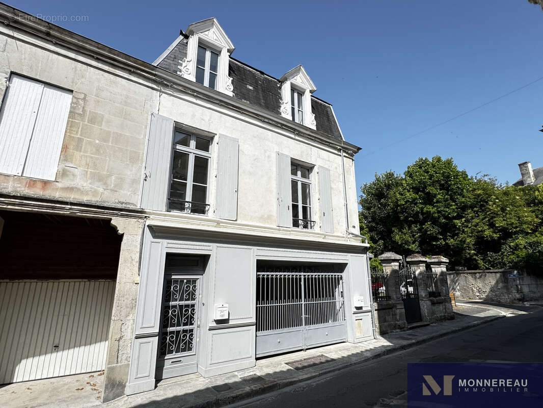 Maison à BARBEZIEUX-SAINT-HILAIRE