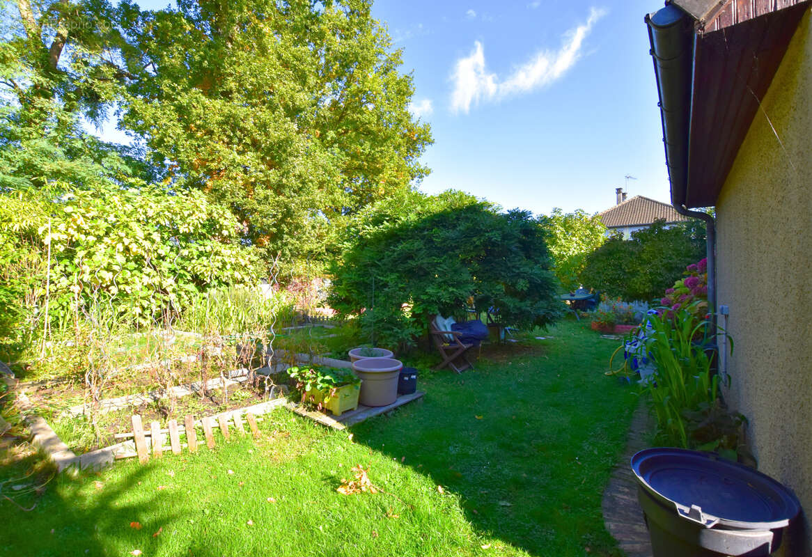 Maison à LES ESSARTS-LE-ROI