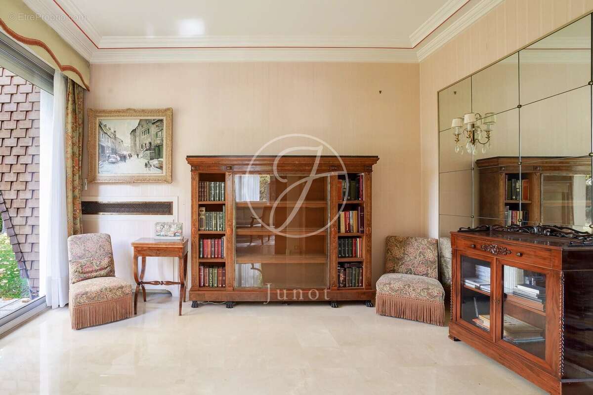 Maison à LE VESINET