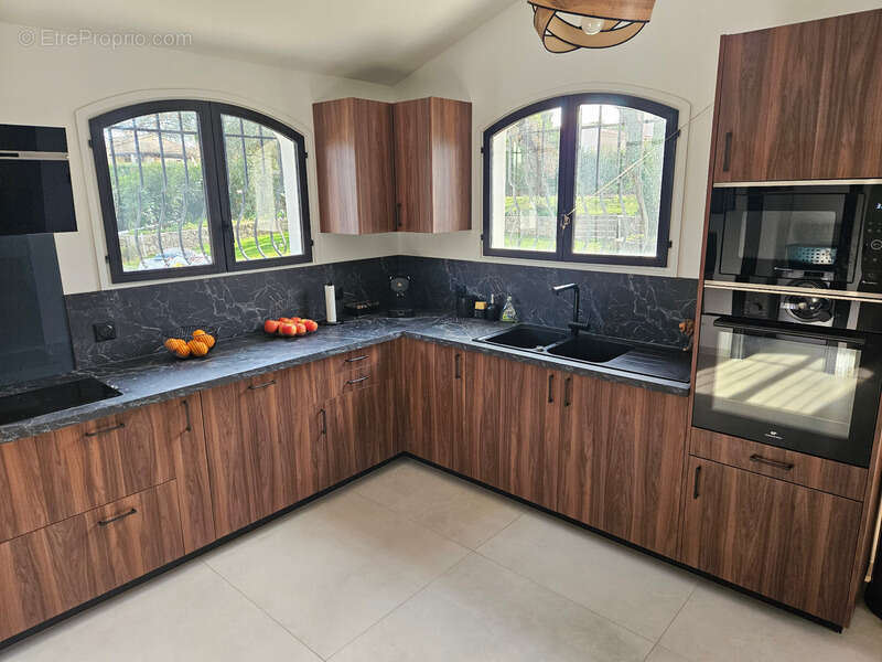 Maison à ROQUEFORT-LES-PINS