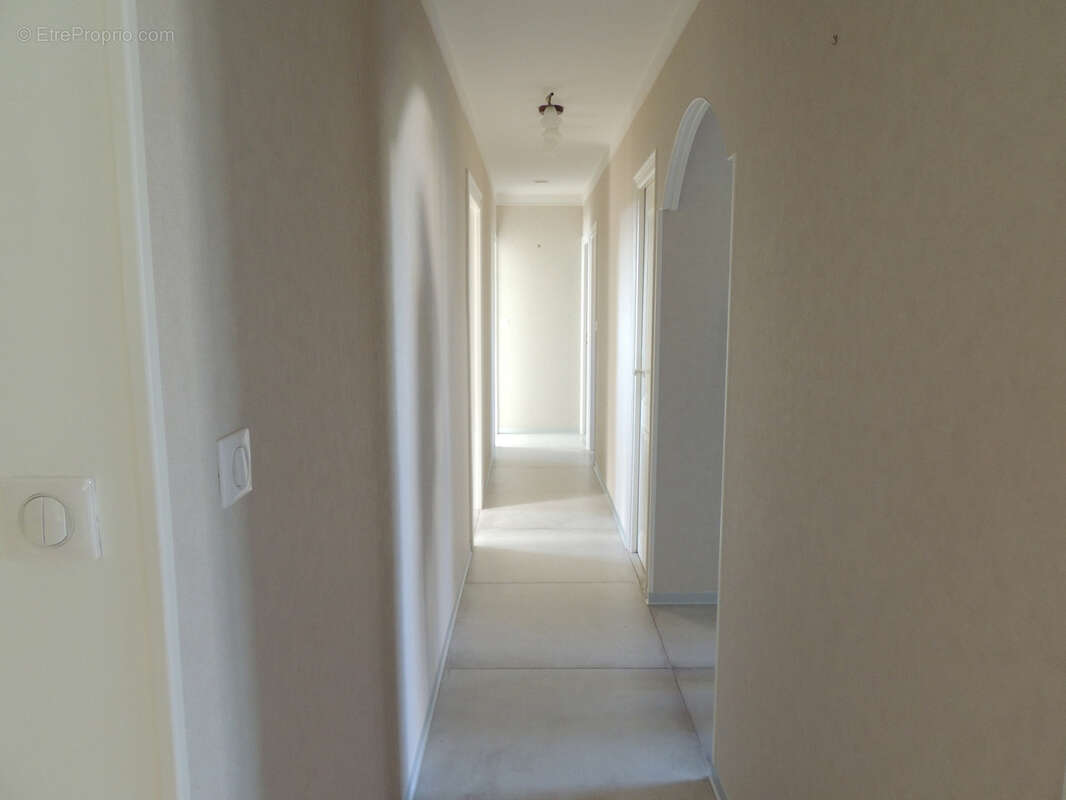 Maison à SAINT-MARTIN-DES-NOYERS