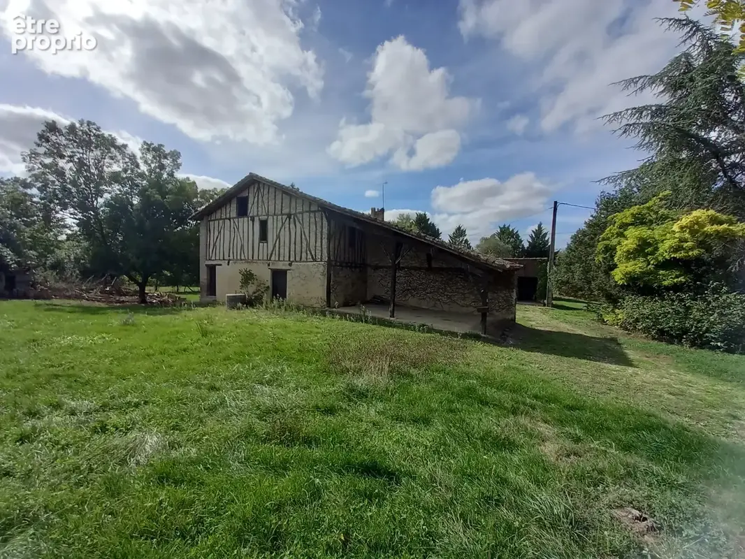 Propriété avec maison d'habitation 150m2, dépendances et 1ha de terrain - photo 2